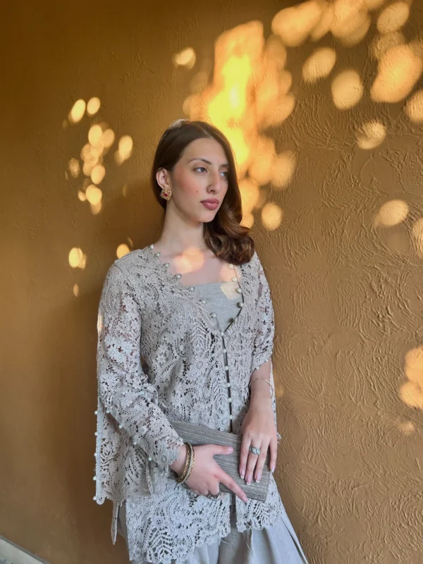 Lustrous Grace: Shimmery oatmeal Beige Pearl Ensemble - Image 5